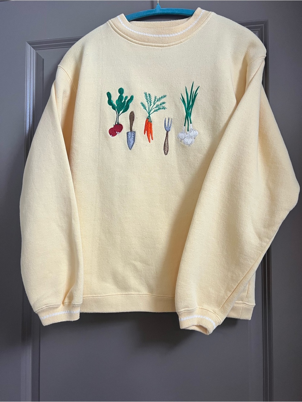 Vintage Crewneck Sweatshirt Butter Yellow Veggie Print Small Antero Garden 90s